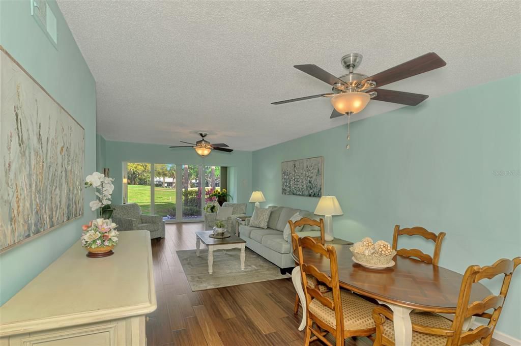 For Sale: $249,900 (2 beds, 2 baths, 1002 Square Feet)