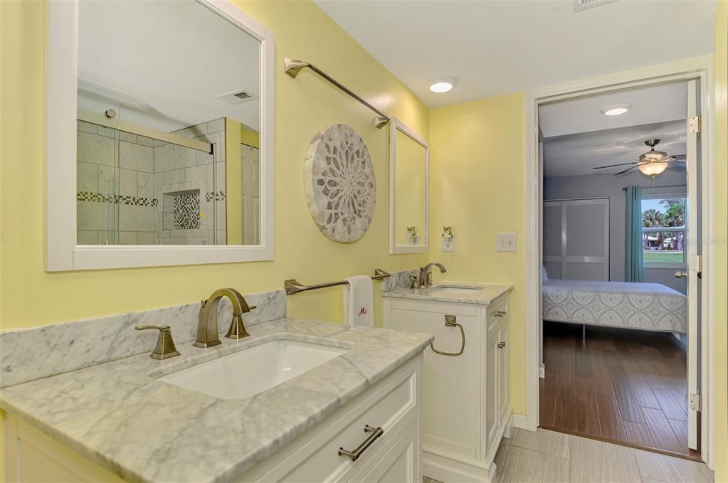 For Sale: $249,900 (2 beds, 2 baths, 1002 Square Feet)