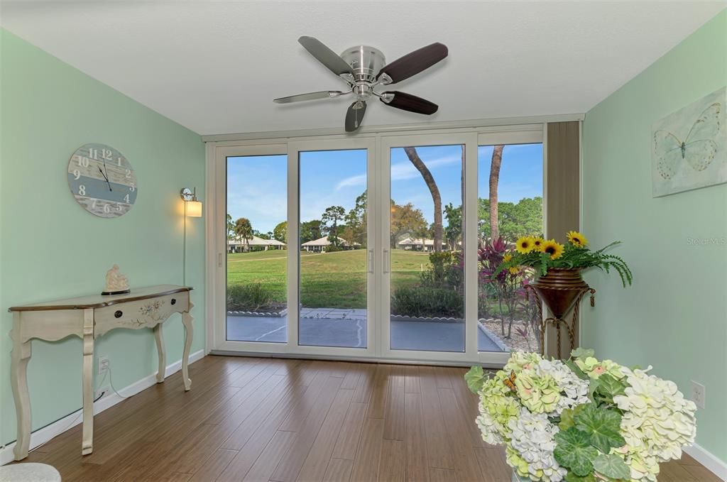 For Sale: $249,900 (2 beds, 2 baths, 1002 Square Feet)