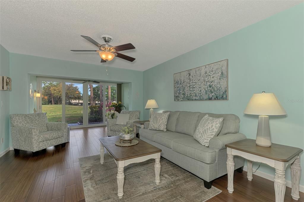 For Sale: $249,900 (2 beds, 2 baths, 1002 Square Feet)