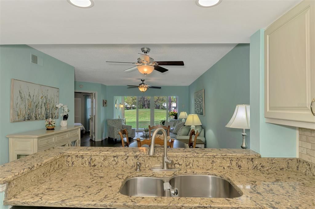 For Sale: $249,900 (2 beds, 2 baths, 1002 Square Feet)