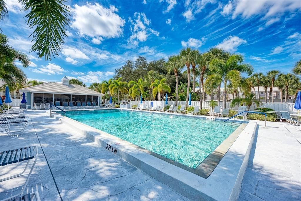 For Sale: $249,900 (2 beds, 2 baths, 1002 Square Feet)