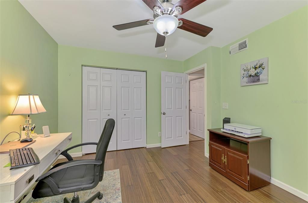 For Sale: $249,900 (2 beds, 2 baths, 1002 Square Feet)