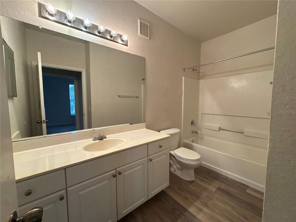 For Sale: $178,000 (2 beds, 2 baths, 1152 Square Feet)