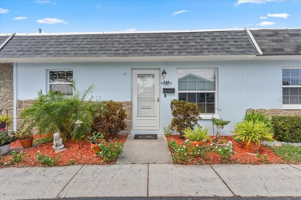 Под контрактом: $190,000 (2 спален, 1 ванн, 950 Квадратных фут)