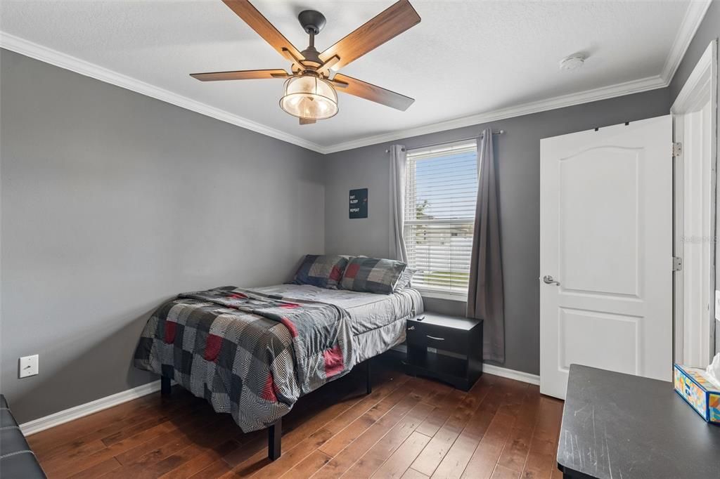Activo con contrato: $379,000 (4 camas, 2 baños, 2114 Pies cuadrados)