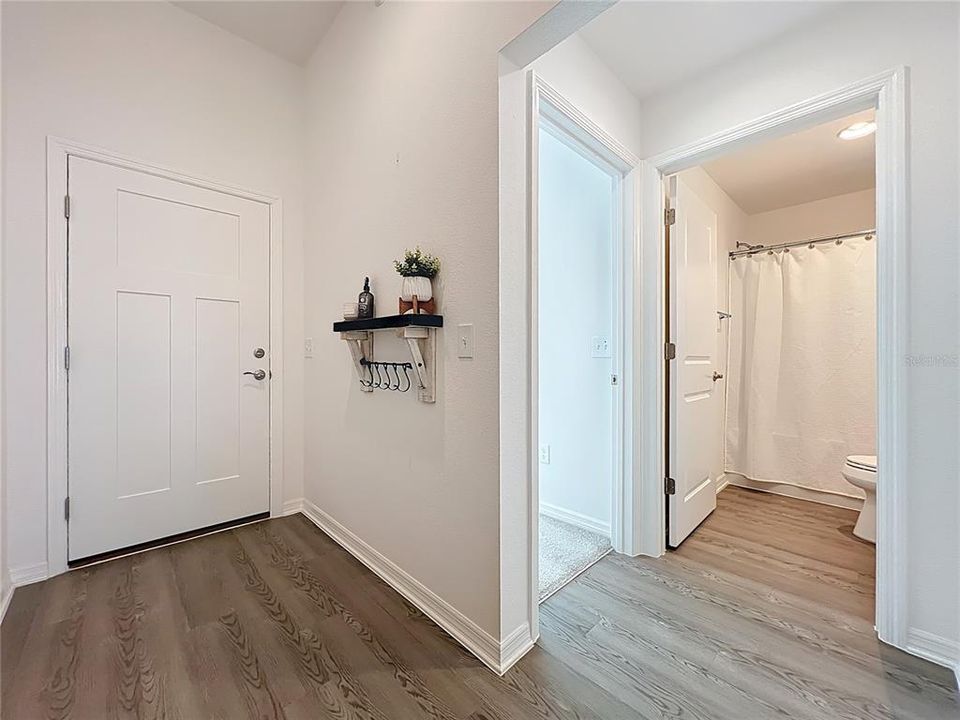 На продажу: $269,000 (2 спален, 2 ванн, 984 Квадратных фут)