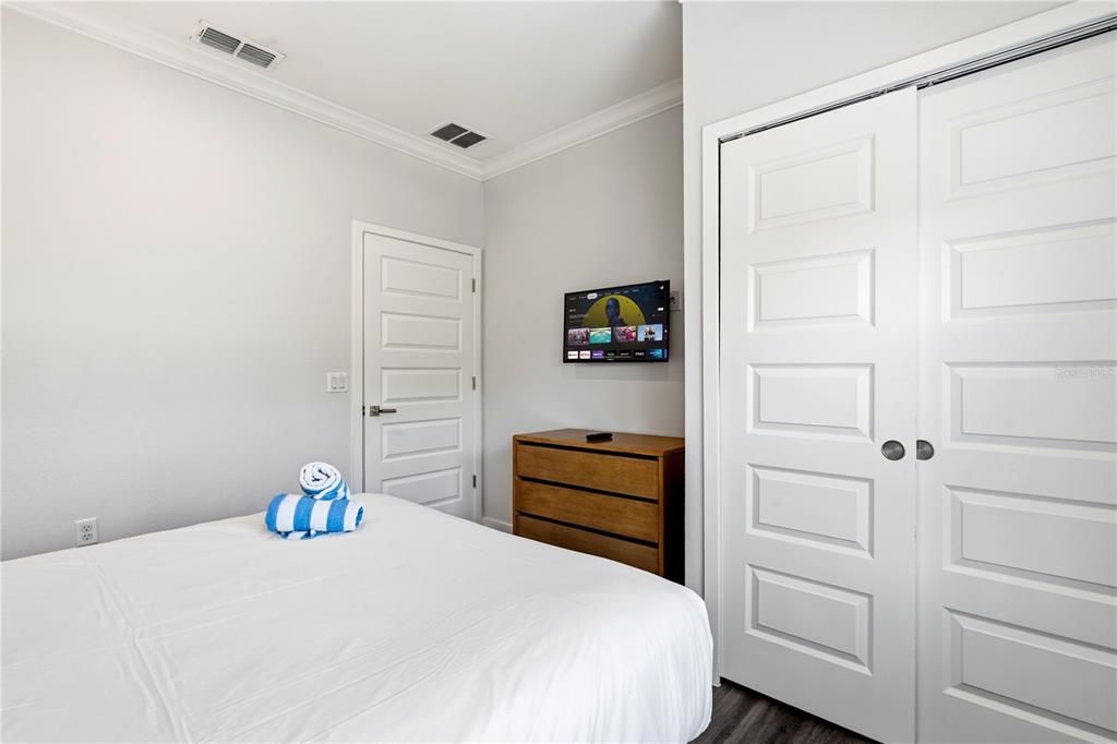For Sale: $379,900 (3 beds, 2 baths, 1474 Square Feet)
