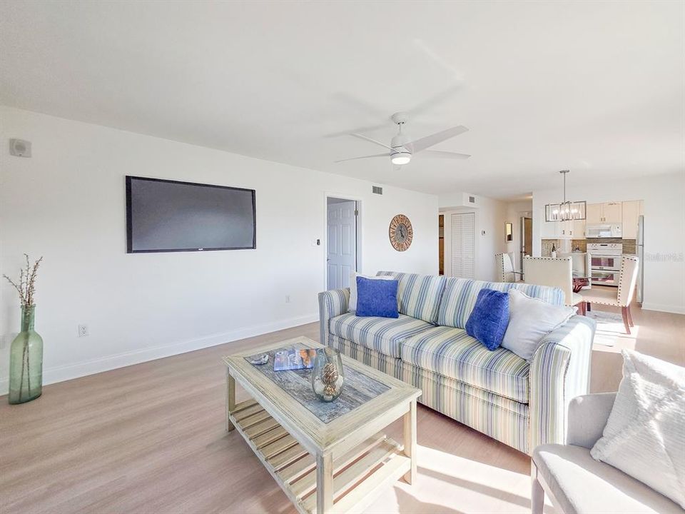 En Venta: $380,000 (2 camas, 2 baños, 1229 Pies cuadrados)