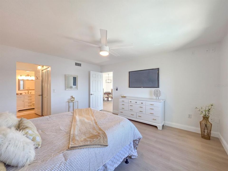 En Venta: $380,000 (2 camas, 2 baños, 1229 Pies cuadrados)
