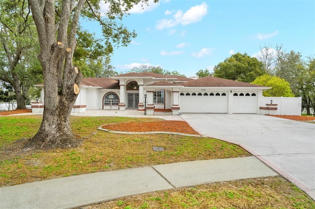 For Sale: $624,900 (4 beds, 3 baths, 3198 Square Feet)