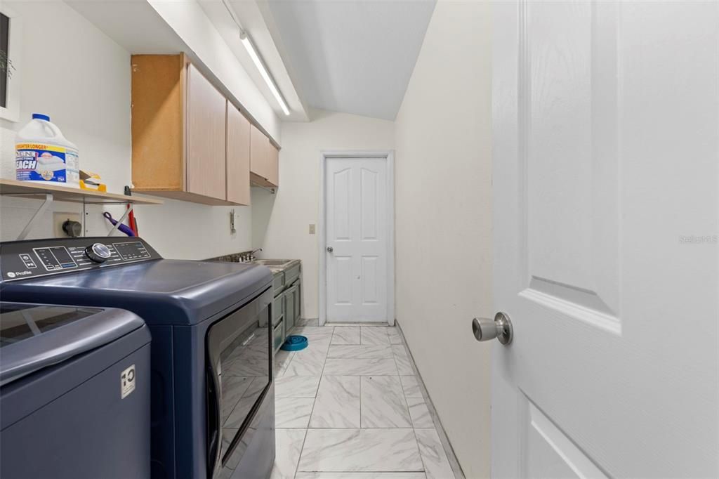 For Sale: $624,900 (4 beds, 3 baths, 3198 Square Feet)