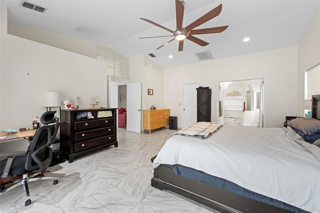 For Sale: $624,900 (4 beds, 3 baths, 3198 Square Feet)