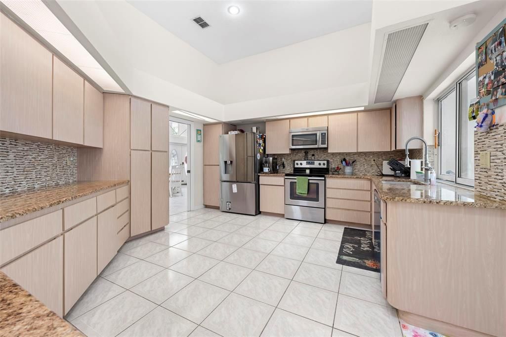 For Sale: $624,900 (4 beds, 3 baths, 3198 Square Feet)