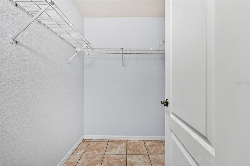 Activo con contrato: $565,000 (3 camas, 2 baños, 1885 Pies cuadrados)