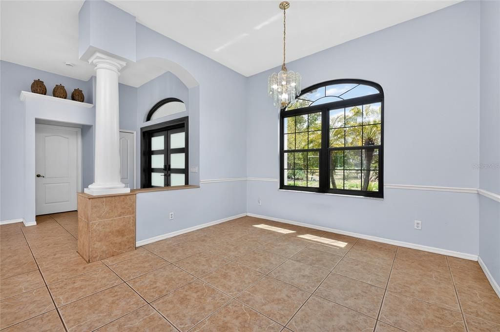 Activo con contrato: $565,000 (3 camas, 2 baños, 1885 Pies cuadrados)