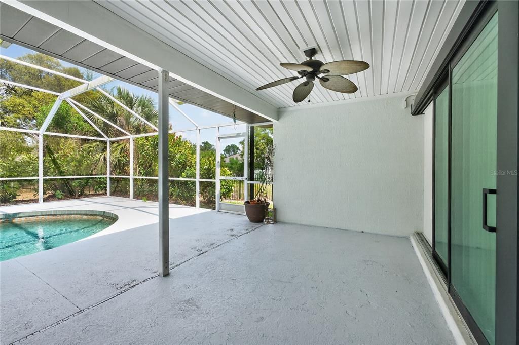 Activo con contrato: $565,000 (3 camas, 2 baños, 1885 Pies cuadrados)