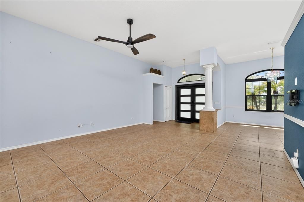 Activo con contrato: $565,000 (3 camas, 2 baños, 1885 Pies cuadrados)