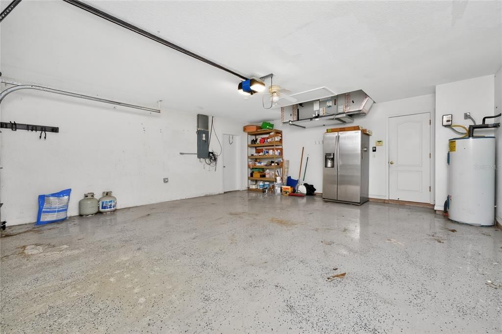 Activo con contrato: $565,000 (3 camas, 2 baños, 1885 Pies cuadrados)