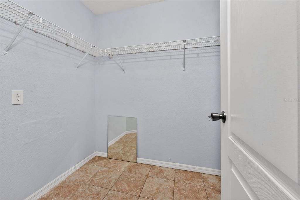 Activo con contrato: $565,000 (3 camas, 2 baños, 1885 Pies cuadrados)
