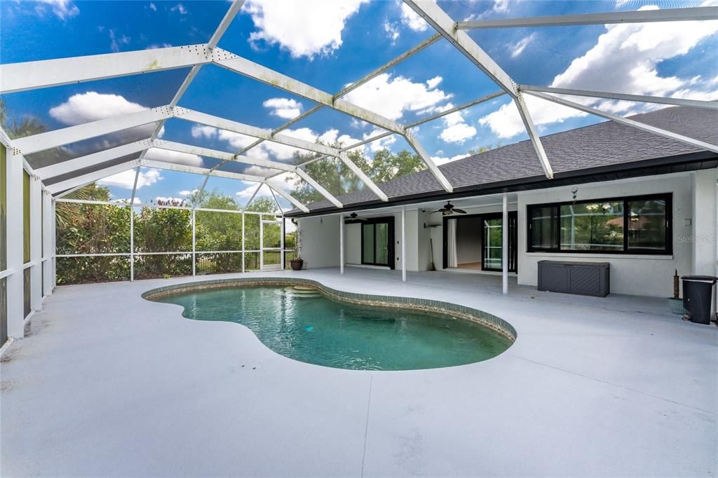 Activo con contrato: $565,000 (3 camas, 2 baños, 1885 Pies cuadrados)