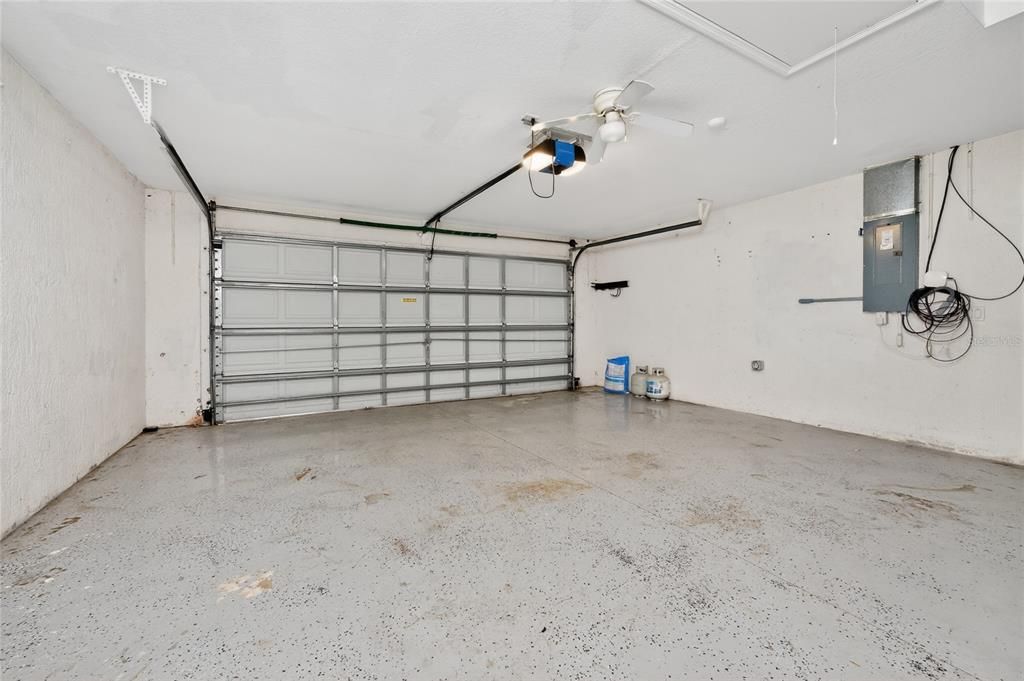 Activo con contrato: $565,000 (3 camas, 2 baños, 1885 Pies cuadrados)