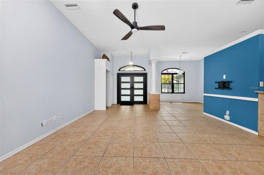 Activo con contrato: $565,000 (3 camas, 2 baños, 1885 Pies cuadrados)
