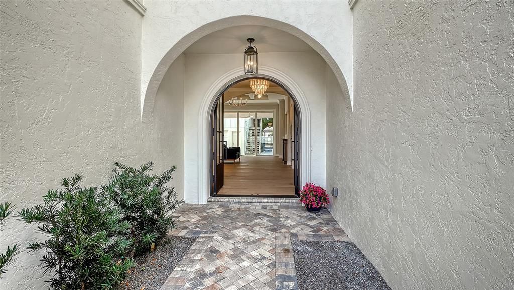 For Sale: $3,890,000 (6 beds, 4 baths, 4755 Square Feet)