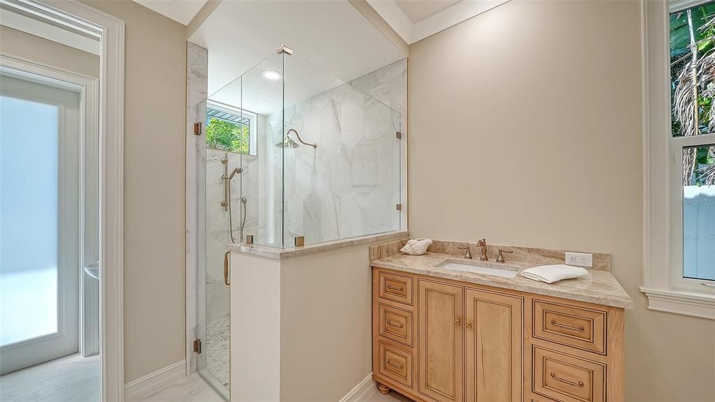 For Sale: $3,890,000 (6 beds, 4 baths, 4755 Square Feet)