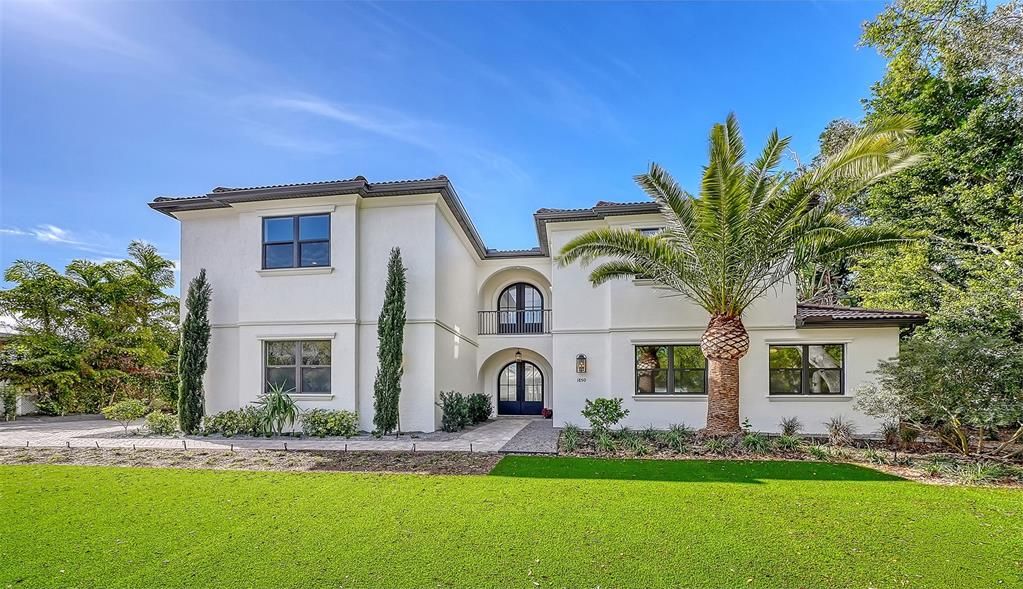 For Sale: $3,890,000 (6 beds, 4 baths, 4755 Square Feet)