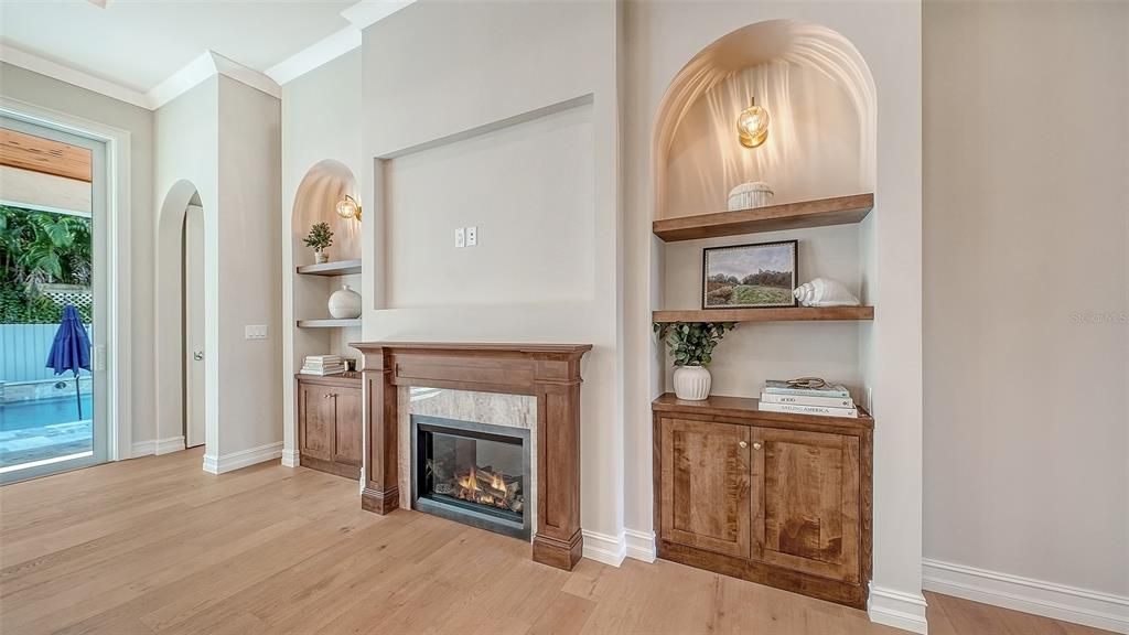 For Sale: $3,890,000 (6 beds, 4 baths, 4755 Square Feet)