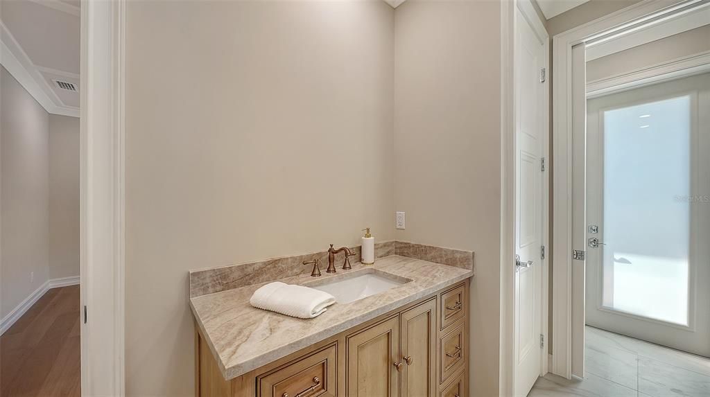 For Sale: $3,890,000 (6 beds, 4 baths, 4755 Square Feet)