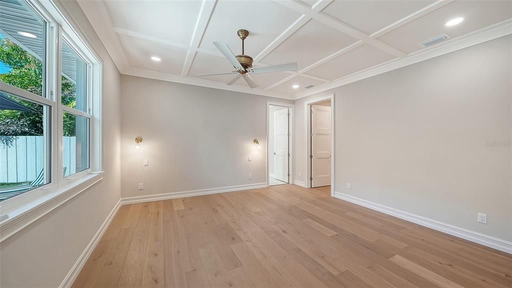 For Sale: $3,890,000 (6 beds, 4 baths, 4755 Square Feet)