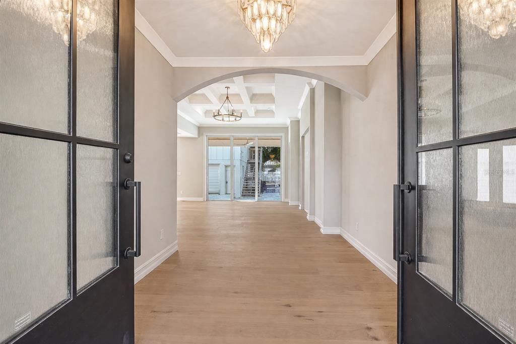 For Sale: $3,890,000 (6 beds, 4 baths, 4755 Square Feet)