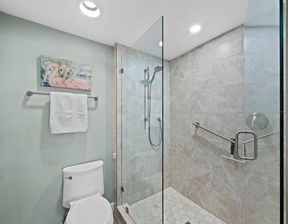 En Venta: $899,000 (2 camas, 2 baños, 1715 Pies cuadrados)