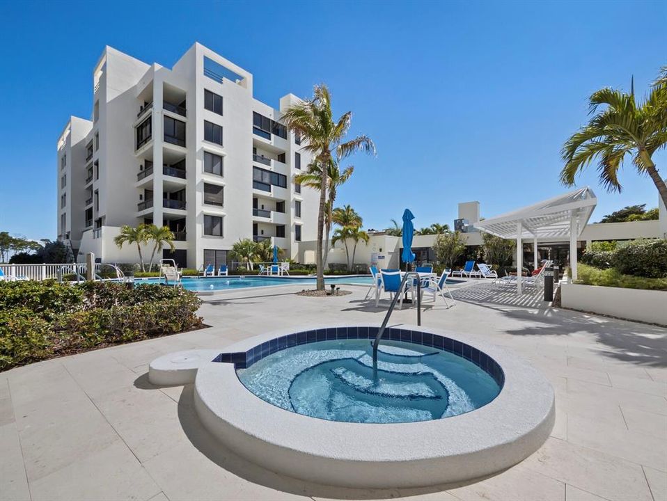 En Venta: $899,000 (2 camas, 2 baños, 1715 Pies cuadrados)