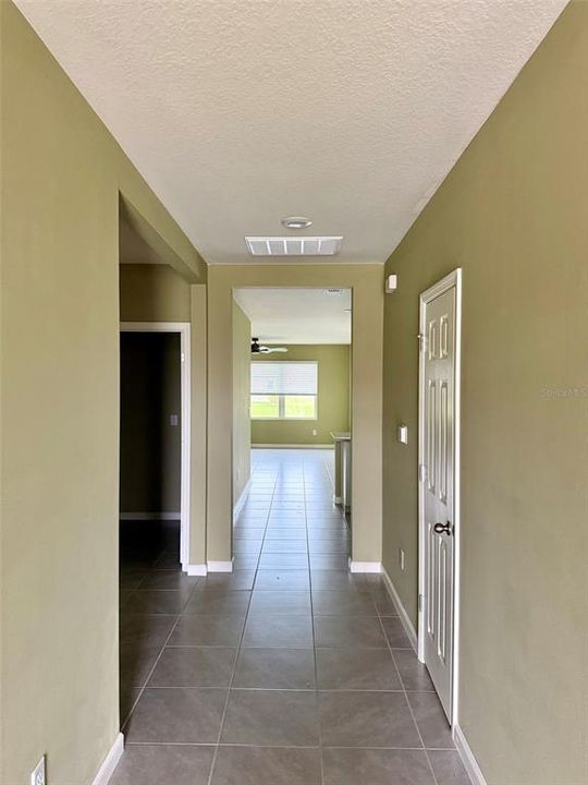 En Venta: $329,800 (4 camas, 2 baños, 1830 Pies cuadrados)