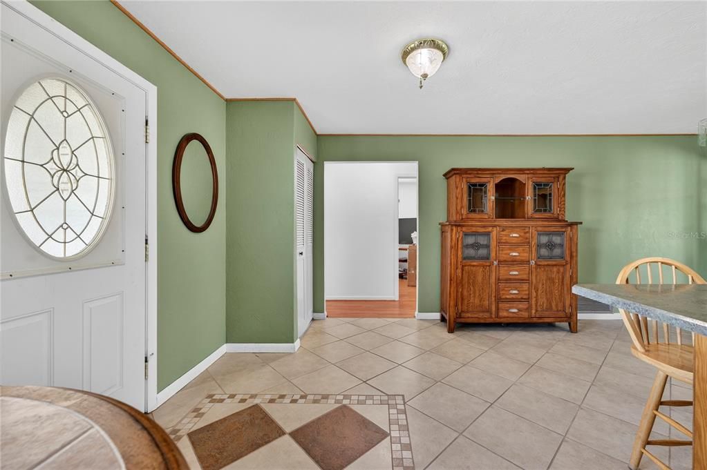 Active With Contract: $239,000 (3 beds, 1 baths, 1195 Square Feet)