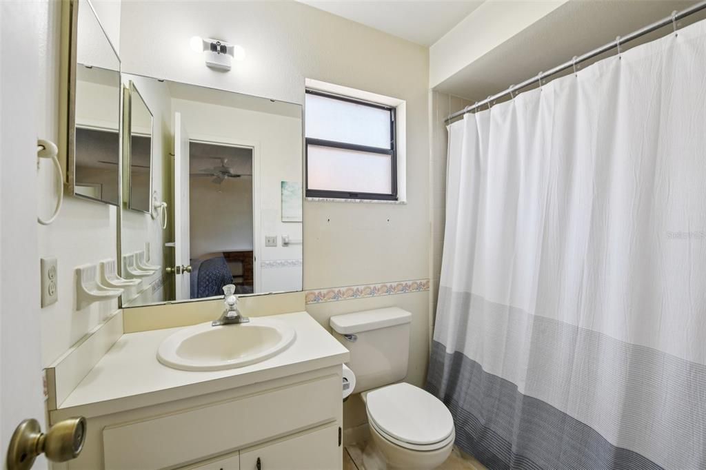 На продажу: $325,000 (3 спален, 2 ванн, 1354 Квадратных фут)