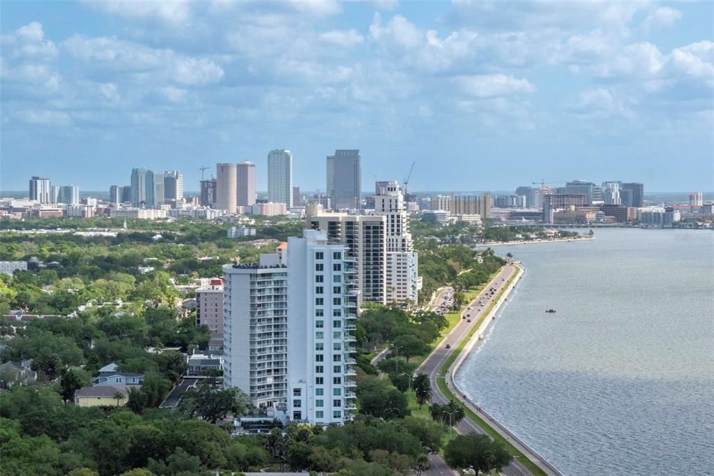 For Sale: $2,599,000 (2 beds, 2 baths, 2305 Square Feet)