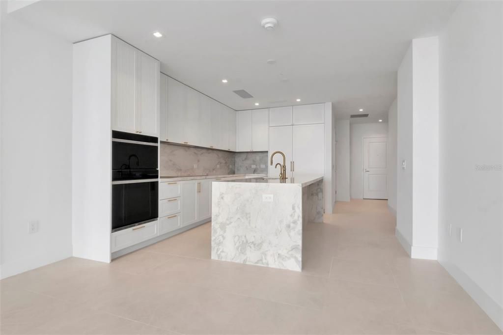 For Sale: $2,599,000 (2 beds, 2 baths, 2305 Square Feet)