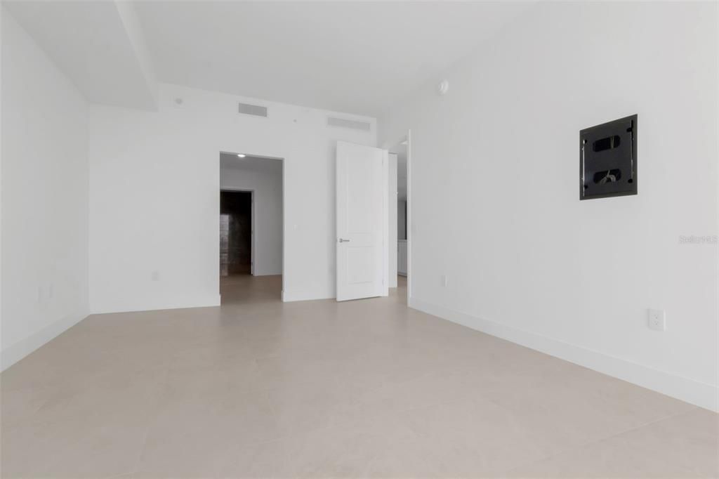 For Sale: $2,599,000 (2 beds, 2 baths, 2305 Square Feet)