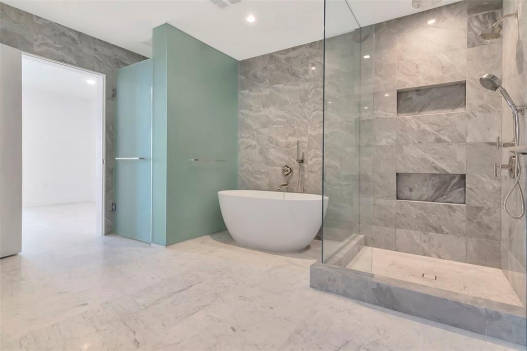 For Sale: $2,599,000 (2 beds, 2 baths, 2305 Square Feet)