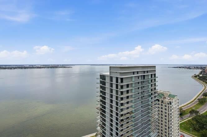 For Sale: $2,599,000 (2 beds, 2 baths, 2305 Square Feet)