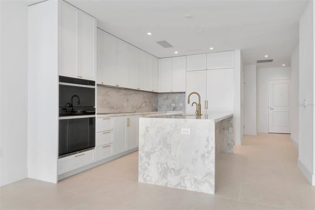 For Sale: $2,599,000 (2 beds, 2 baths, 2305 Square Feet)