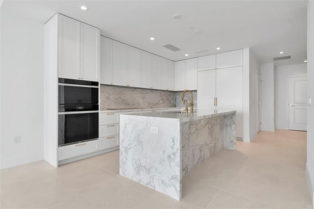 For Sale: $2,599,000 (2 beds, 2 baths, 2305 Square Feet)