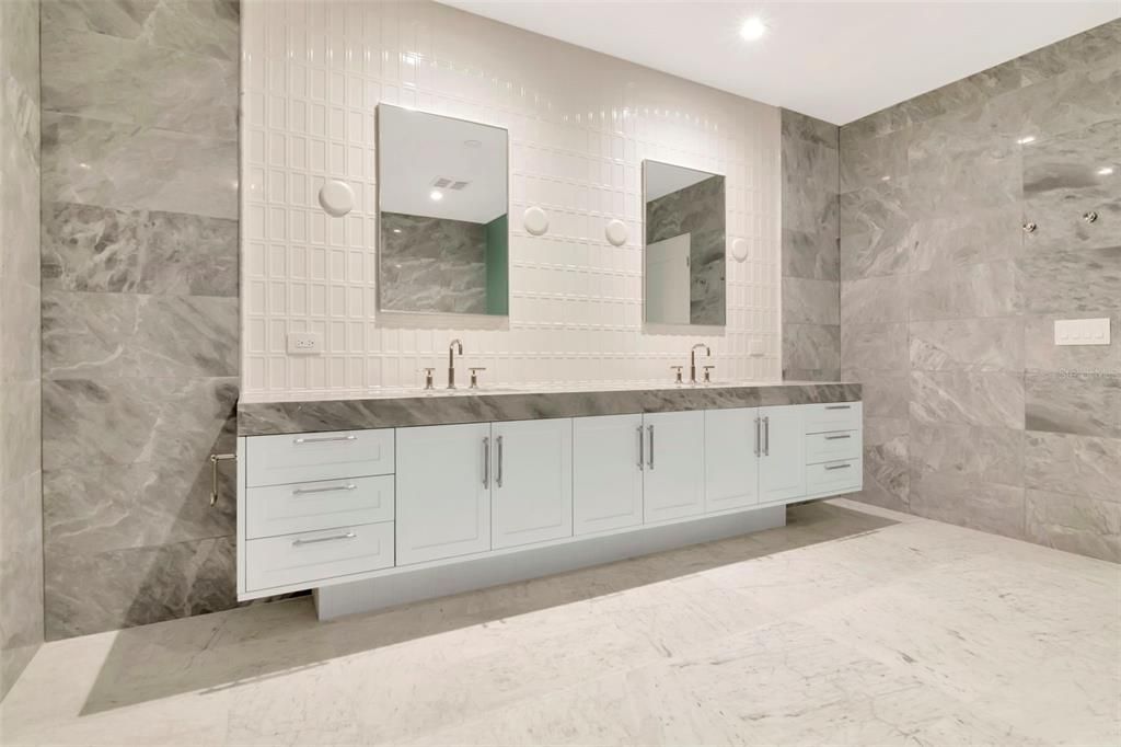 For Sale: $2,599,000 (2 beds, 2 baths, 2305 Square Feet)