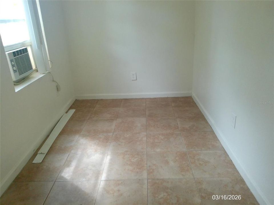 En Renta: $1,200 (2 camas, 1 baños, 700 Pies cuadrados)