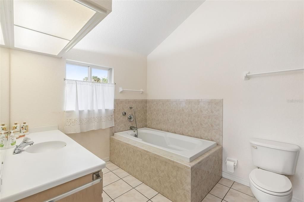 For Sale: $779,000 (4 beds, 4 baths, 3152 Square Feet)