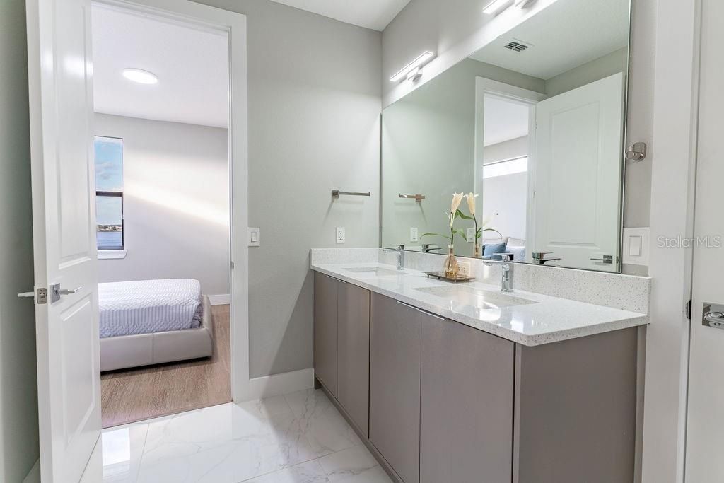En Venta: $2,350,000 (5 camas, 5 baños, 4072 Pies cuadrados)